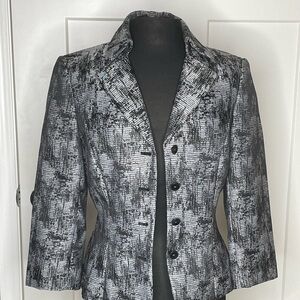 Tahari Black and White Blazer | Size 8